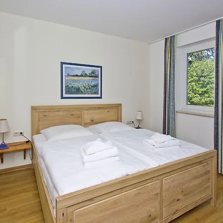 Apartment Strandresidenz Brandenburg: Beachside Retreat With Balcony And Access Goehren (Ruegen)