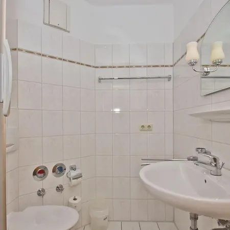 Διαμέρισμα Strandnah, Balkon, Gratis Nutzung Vom Ahoi Erlebnisbad Und Sauna In Sellin - Strandresidenz Brandenburg 04 *