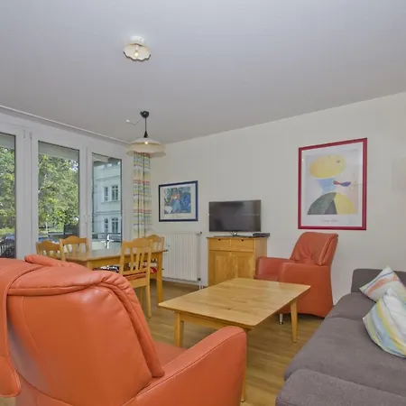 Appartement Strandnah, Balkon, Gratis Nutzung Vom Ahoi Erlebnisbad Und Sauna In Sellin - Strandresidenz Brandenburg 04